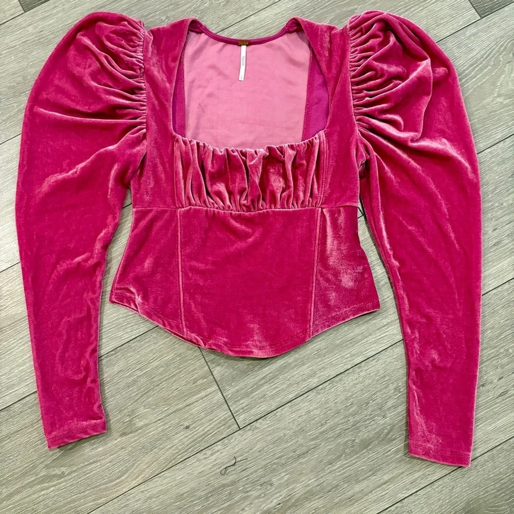 Free People Fuchsia Hold Me Velvet Top with Puff Sleeves Size Small